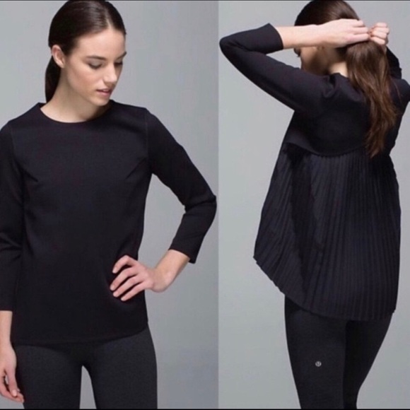 Lululemon Pleat On Long Sleeve Black size 4 or 6? - Picture 3 of 8